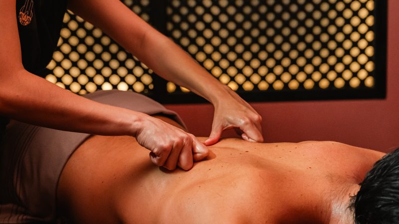 man receiving a caliph massage